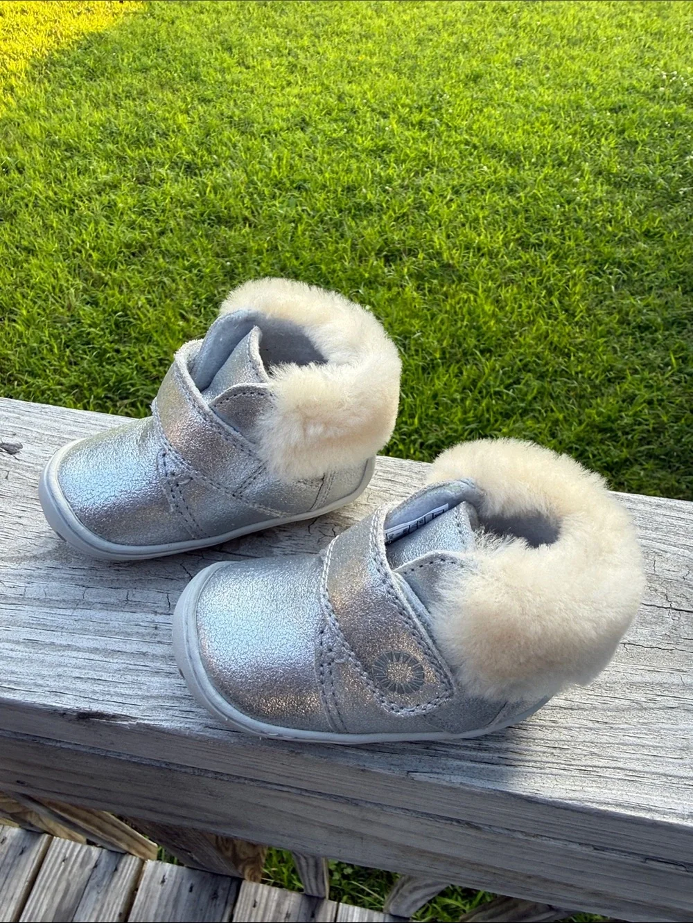 UGG Kids Metallic Silver Faux-Fur Velcro Booties